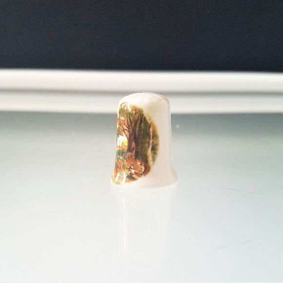 Vintage Thimble Bone China British Made Pastoral Country Scene Collectible - Picture 3 of 8